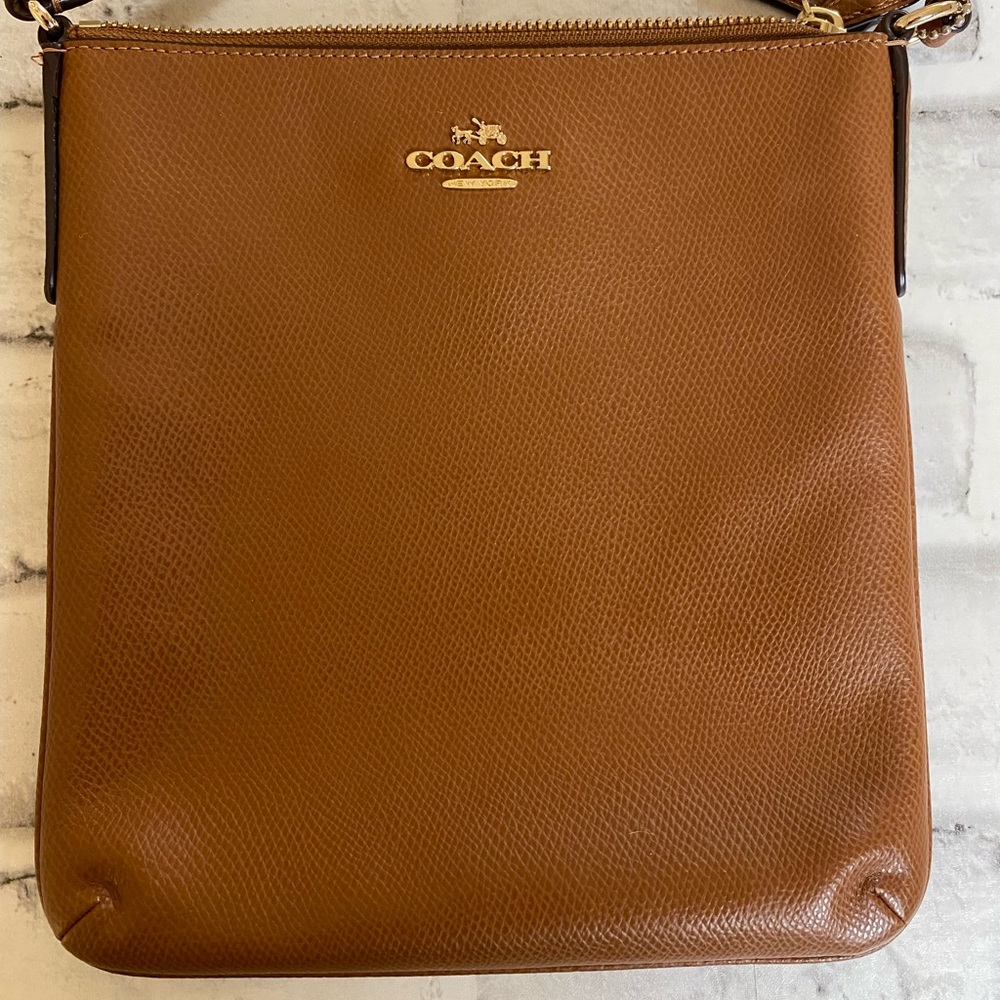 NWOT Coach Brown Leather and Gold Crossbody purse